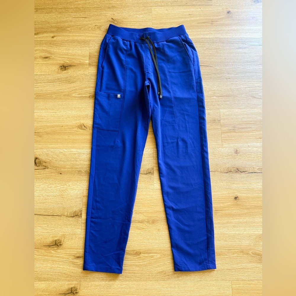 Fabletics Men's Intake Midnight Blue Scrub Pants- M/T (medium tall)